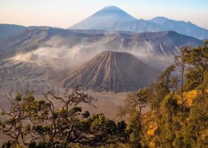 Pemandangan Gunung Bromo di Jawa Timur.