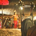 Penari dan musisi tradisional Bali tampil dalam pertunjukan budaya di sebuah restoran di Jimbaran.