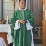 Romo Christo Ngasi melayani umat di kawasan ziarah Lourdes, Prancis.