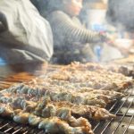 Warga mengantre panjang di area kuliner untuk menikmati beragam masakan kekinian.