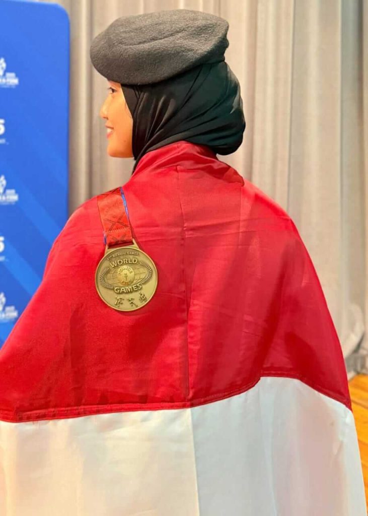 Bripda Ikja Artina W. Kadir dari Polda Maluku Utara meraih medali perunggu di WPFG 2025.