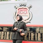IPDA Meidiana Julaiho menunjukkan dedikasi dan profesionalisme sebagai perwira Polwan.