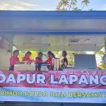Dapur Jaba Paon dan Brimob membuka dapur lapangan untuk korban banjir.