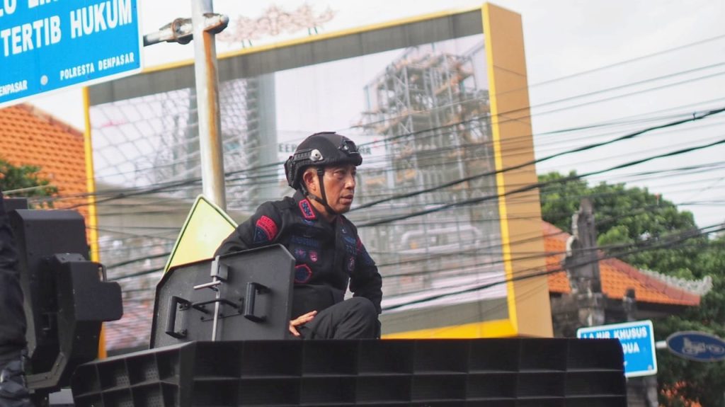Kombes Pol Rachmat Handrawan Dansat Brimob Polda Bali memimpin pengamanan unjuk rasa Agustus 2025.