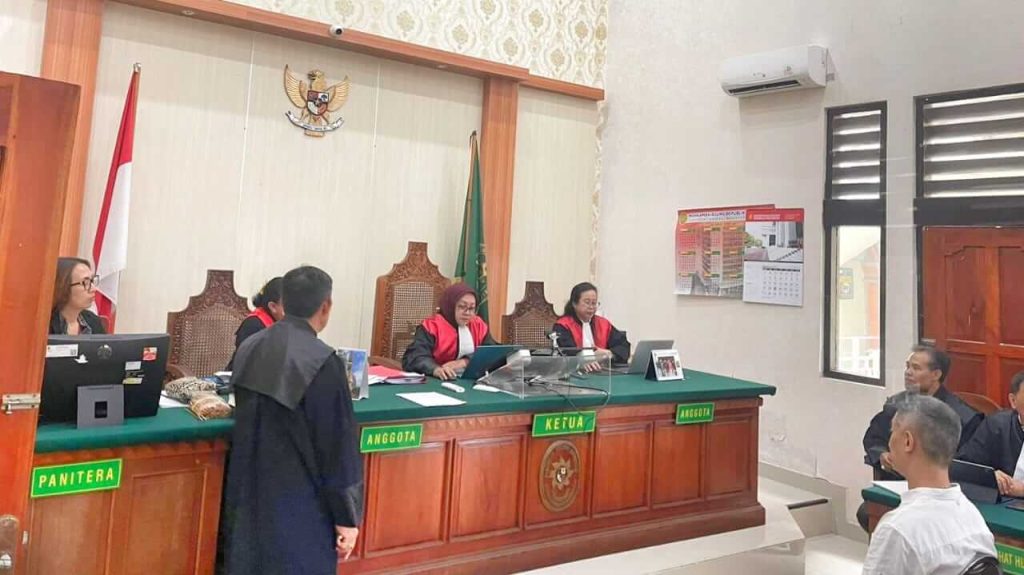 Suasana sidang lanjutan dengan terdakwa pengusaha Budiman Tiang di Pengadilan Negeri Denpasar, Selasa 9 September.