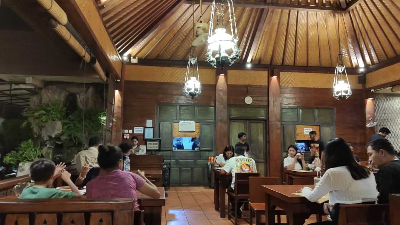 Waroeng Kampoeng Nuansa menyajikan Chinese food dengan cita rasa ramah di lidah untuk semua kalangan.