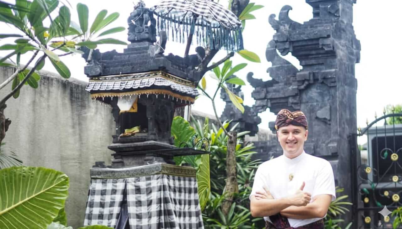 Stanislav Sadovnikov menikmati suasana di Bali yang ia anggap sebagai rumah sejatinya.