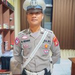 Bripka Wayan Redana menjalankan peran ganda sebagai penegak hukum dan sahabat masyarakat.