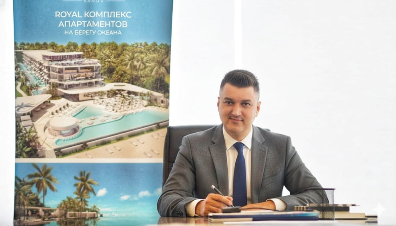 Stanislav Sadovnikov bekerja di ruang kerjanya, mengatur proyek dan menuangkan ide-idenya.