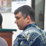 Stanislav Sadovnikov memberikan kesaksian di ruang sidang Pengadilan Negeri Denpasar dalam kasus proyek The Umalas Signature.