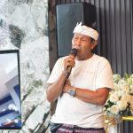 I Made Sudita, Klian Adat Banjar Anyar Kelod, menyampaikan sambutan pada acara Grand Opening The Umalas Signature di Bali.