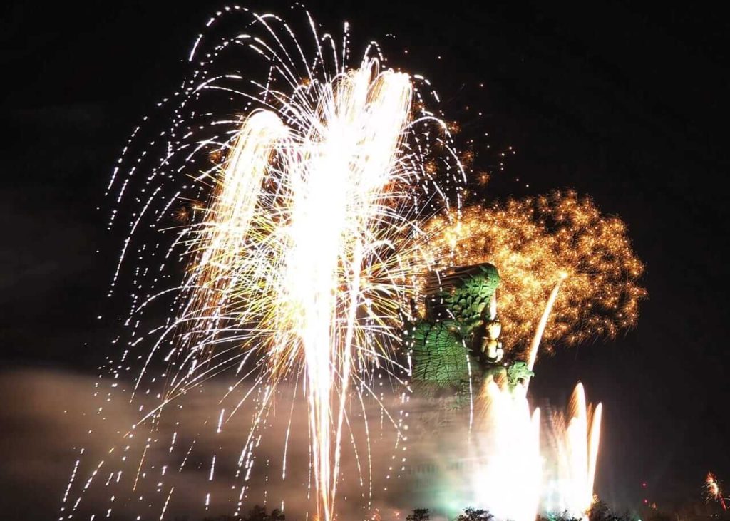 GWK Cultural Park meniadakan pesta kembang api pada perayaan Tahun Baru 2026.