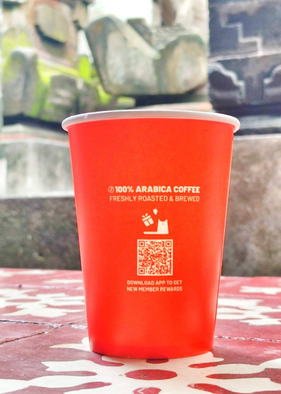 Proses meracik kopi yang menekankan ketelitian, komunikasi, dan pembelajaran dari kesalahan.