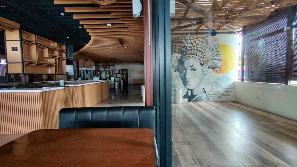 Ruang sunyi sebagai simbol keheningan, jeda, dan refleksi diri dalam perjalanan manusia.