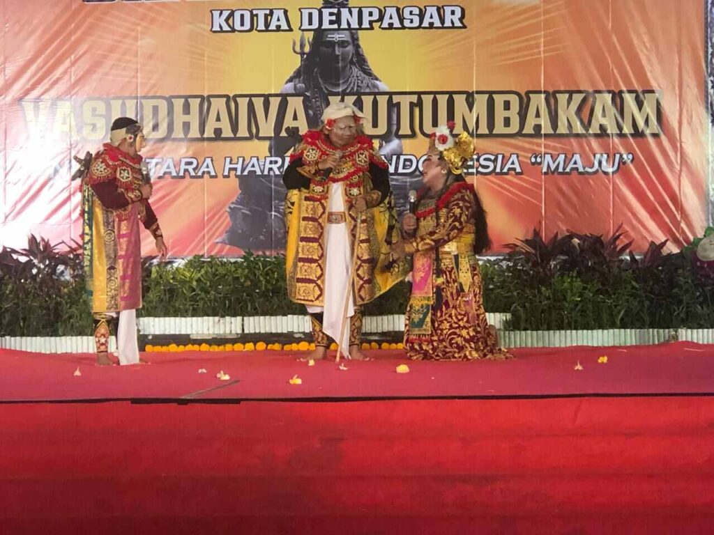 Kegiatan Dharma Shanti di Kota Denpasar dengan suasana kebersamaan masyarakat.