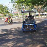 Bentor beroperasi di jalanan Sofifi sebagai transportasi harian masyarakat