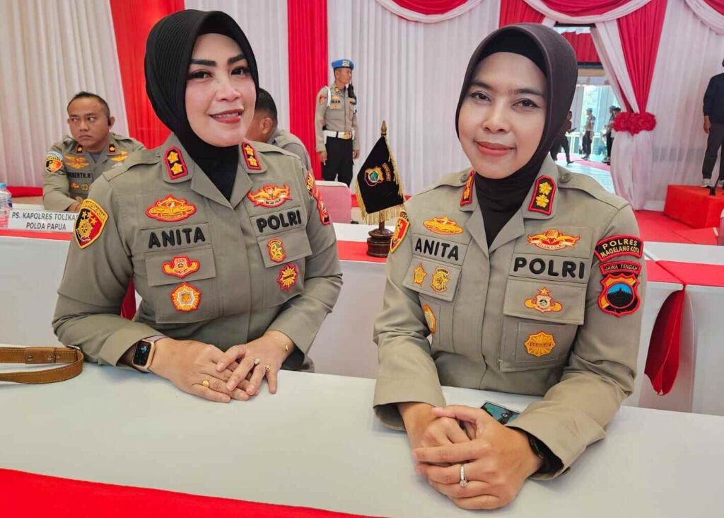 Dua perwira perempuan Polri bernama Anita dalam momen resmi sebagai Kapolres