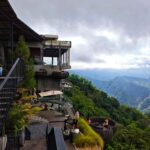Coffee shop modern di Kintamani dengan pemandangan alam pegunungan yang terbentang di hadapan pengunjung