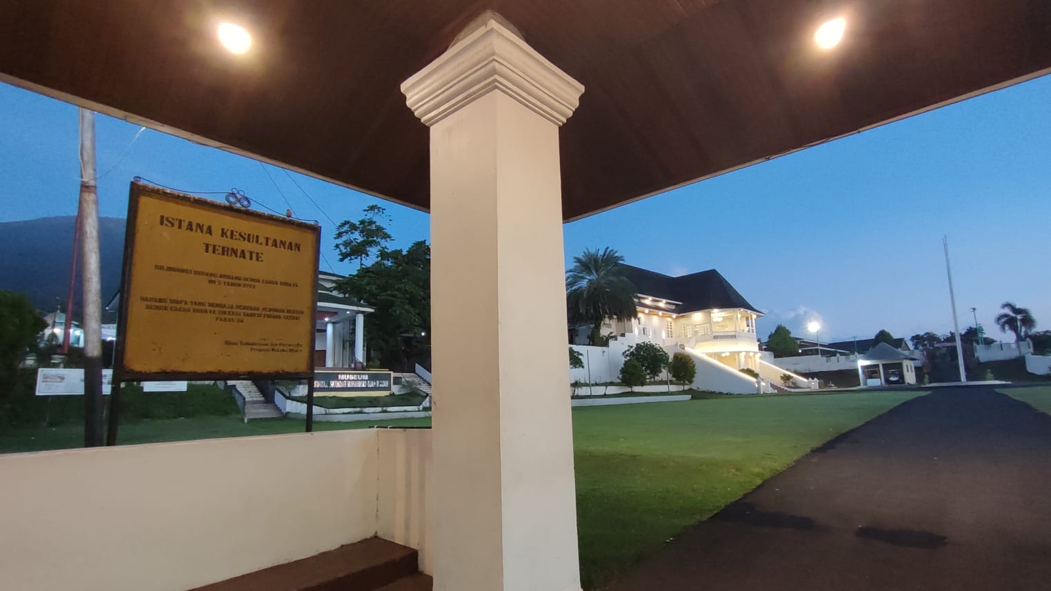 Istana Kesultanan Ternate berdiri megah sebagai warisan sejarah dan budaya Maluku Utara