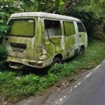 Suasana perjalanan sederhana dengan momen kebersamaan yang penuh makna