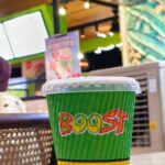 Suasana tempat kuliner dengan sajian premium yang menarik perhatian pengunjung