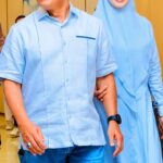 Sepasang orang bersama dalam suasana hangat sebagai simbol ketulusan dan kebersamaan