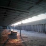 Suasana perjalanan yang menggambarkan proses hidup dan langkah menuju tujuan