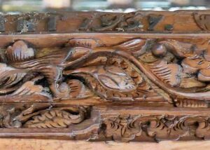 Ukiran kayu bertahun 1937 di griya Desa Kayubihi, Bangli sebagai warisan seni ukir Bali