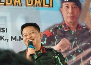 Brigjen Pol. Mulyadi bernyanyi di hadapan ratusan personel Brimob