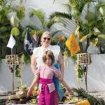 Diana Zakharova bersama putrinya, Martha, di Pulau Dewata