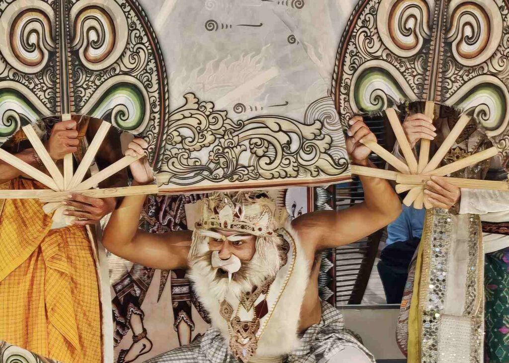Pertunjukan Ramayana Ballet di ICON Mall Bali sebagai bagian dari pelestarian budaya