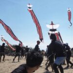 Masyarakat Bali memainkan layangan sebagai bagian dari tradisi budaya.