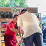 Wisatawan merasakan keramahan dan kehangatan masyarakat Bali.