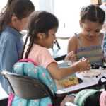 Kegiatan homeschooling sebagai alternatif pendidikan yang fleksibel.