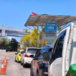 Gerbang Tol Bali Mandara dengan sistem pembayaran nontunai menggunakan kartu uang elektronik.