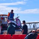 Layanan derek membantu kendaraan yang mengalami gangguan di ruas tol.