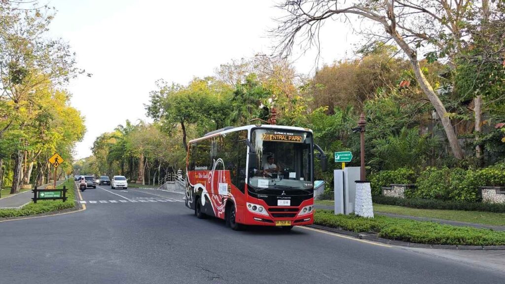 Trans Metro Dewata sebagai pilihan transportasi publik untuk menjelajahi Bali.