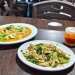 Bakmie Keriting A Young dengan sajian Chinese food.