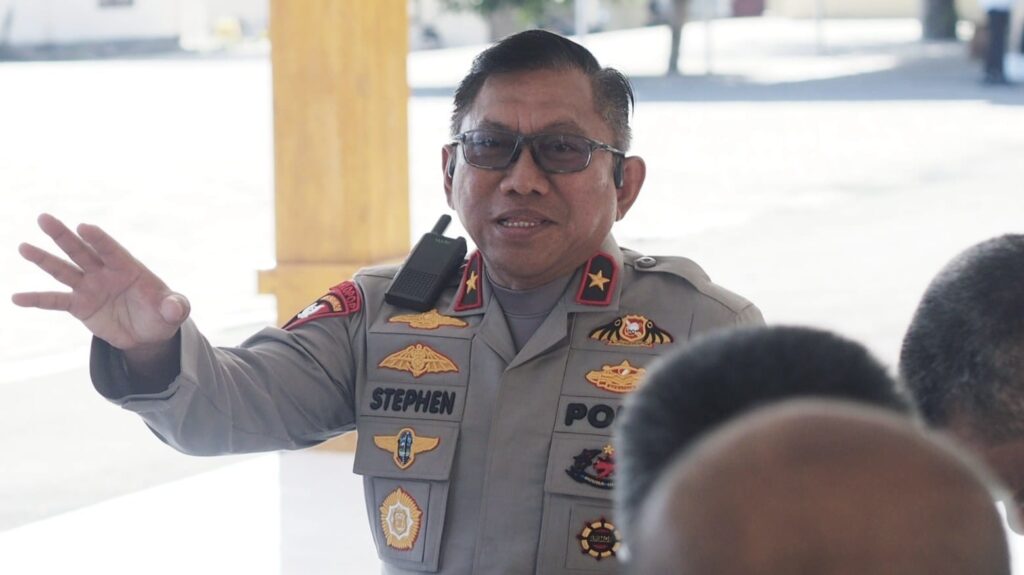 Brigjen Pol. Stephen Maleachi Napiun menjabat Widyaiswara Kepolisian Utama Tingkat I Sespim Lemdiklat Polri.