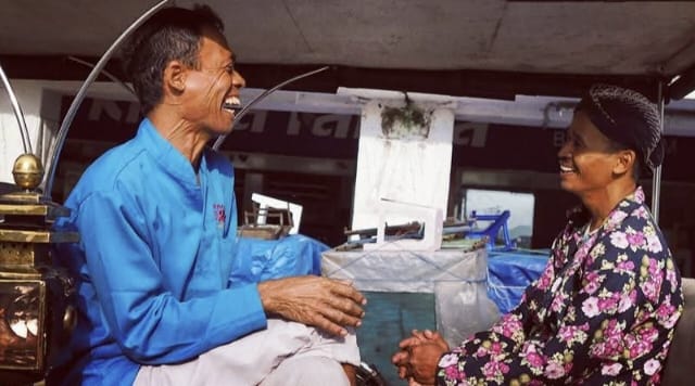 Kebersamaan dalam menjalani perjalanan kehidupan bersama orang lain.