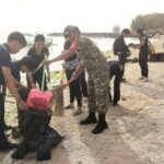 Babinsa Kelurahan Serangan, Koptu I Komang Pasek, menyampaikan pentingnya kepedulian bersama terhadap lingkungan melalui kegiatan Jumat Bersih.