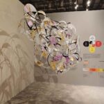 Pameran seni Surat-Surat kepada Warna di Satyanara Batu Kurung Estate, Ubud, menampilkan karya seni yang sarat makna.