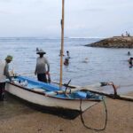 Pantai Sindhu menjadi ruang wisata sekaligus bagian dari kehidupan masyarakat setempat.