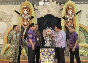 Peringatan Bulan Bahasa di SMA Negeri 1 Petang sebagai upaya menumbuhkan kecintaan terhadap bahasa dan budaya.