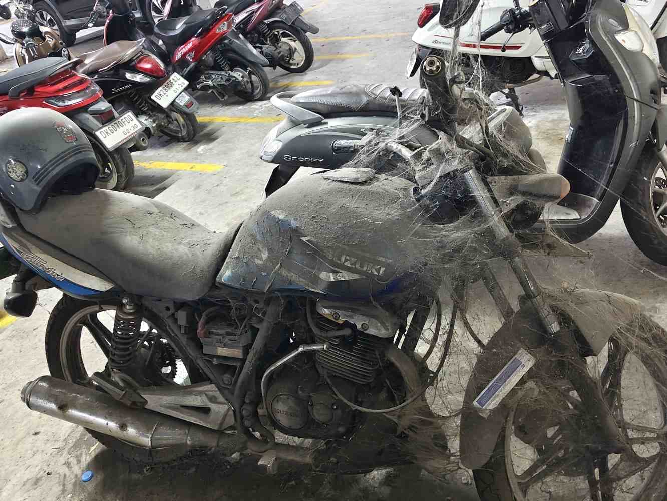 Refleksi tentang perjalanan hidup, kebersamaan, dan orang-orang yang menemani setiap langkah.