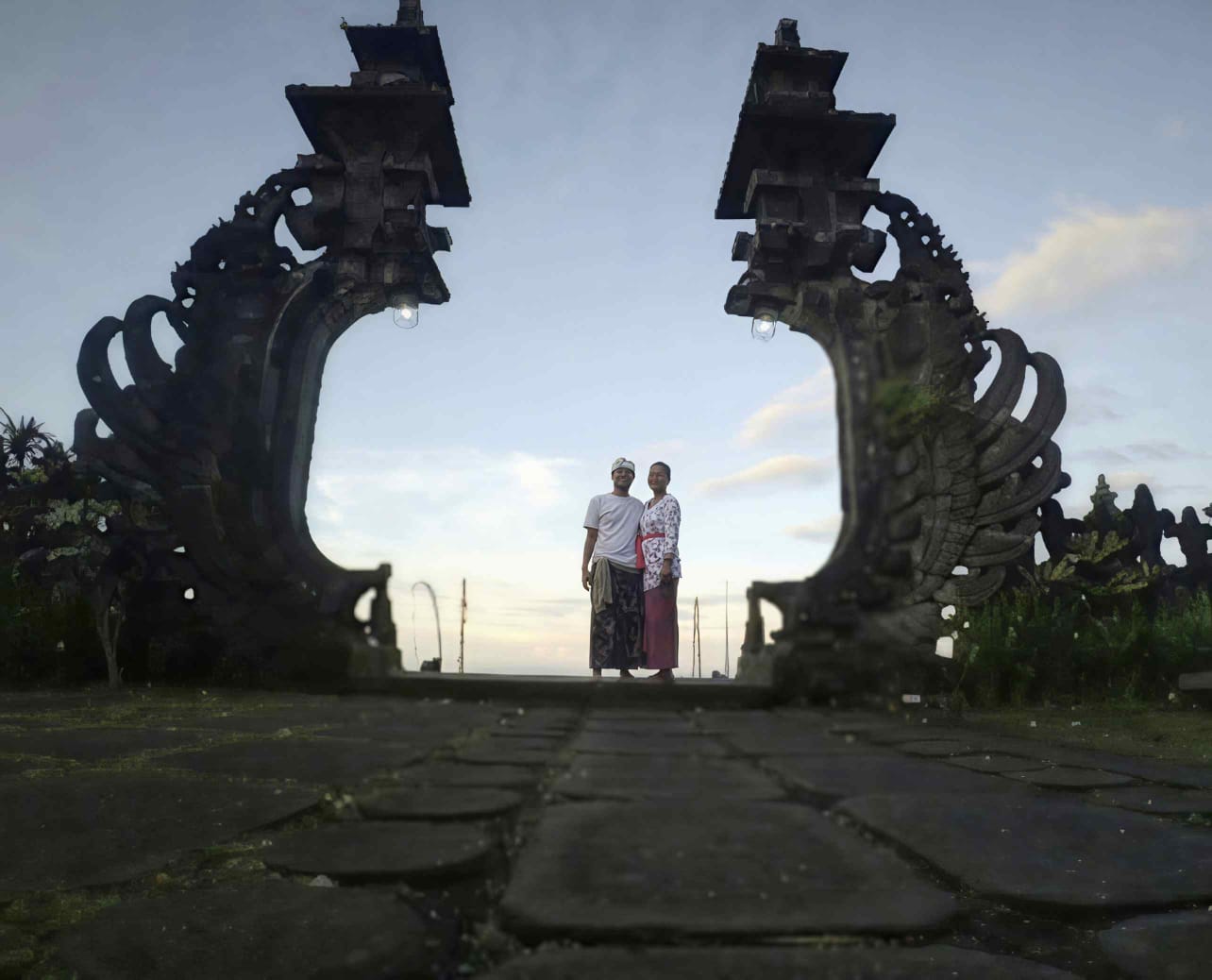 Pura Besakih sebagai bagian dari kehidupan, tradisi, dan spiritualitas masyarakat Bali.