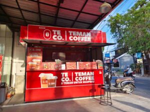 Secangkir kopi di Teman Kopi dengan harga mulai Rp10 ribu.