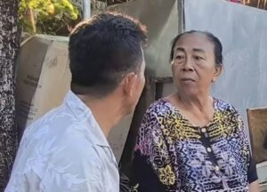 Seorang ibu sebagai simbol doa, kasih sayang, dan kenangan yang abadi.