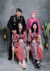 Dansat Brimob Maluku Utara Kombes Pol. Hendri Wira Suriyana dalam peringatan Sumpah Pemuda.